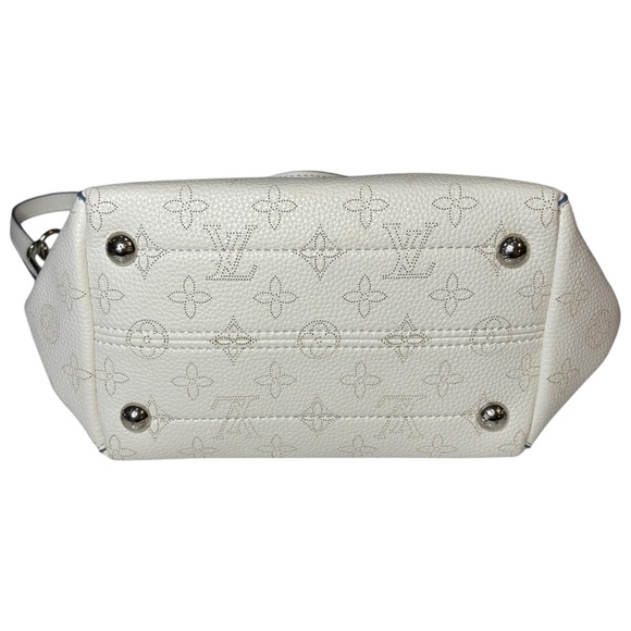 White and Blue Handbag - Picture 6 of 8